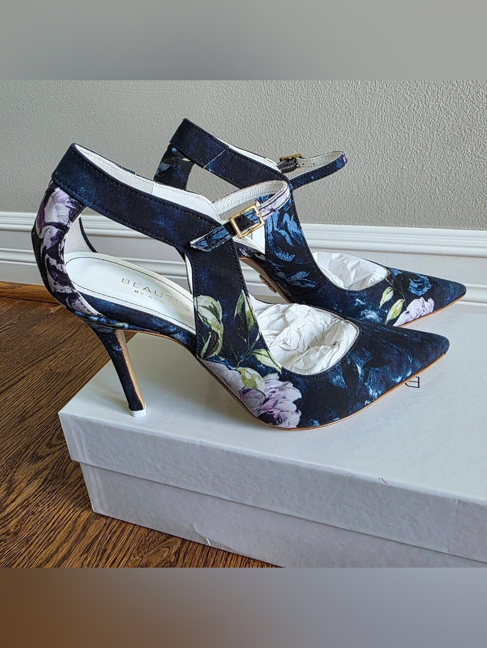 NEW Beautiisoles Agnese Pumps Size 8M Navy Floral Print - Picture 4 of 8